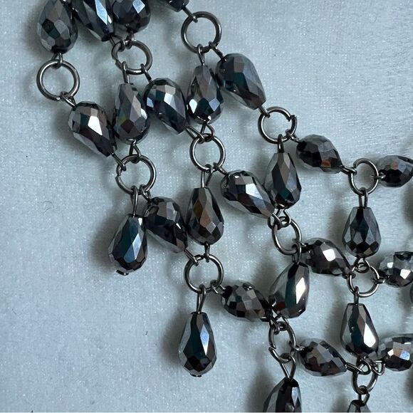 Faceted silver beaded chandelier bib statement necklace - Picture 2 of 4
